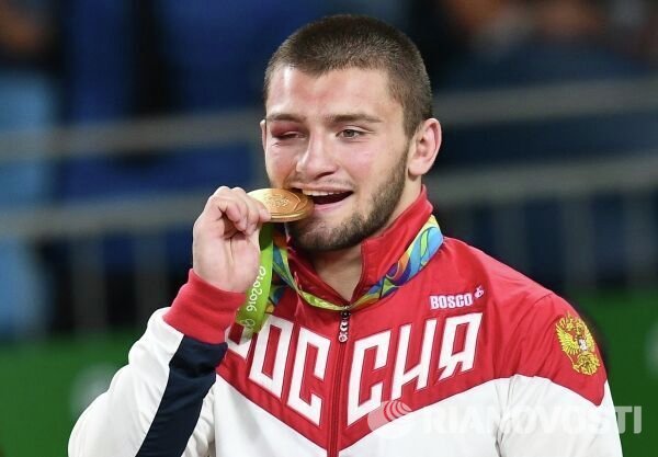 Борец Давит Чакветадзе, завоевавший золотую медаль в соревнованиях по греко-римской борьбе в весовой категории до 85 кг, тоже не избежал повреждений
