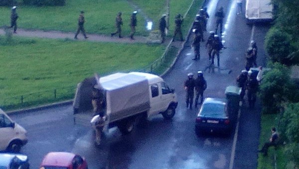 В Петербурге на месте задержания террористов произошли два взрыва