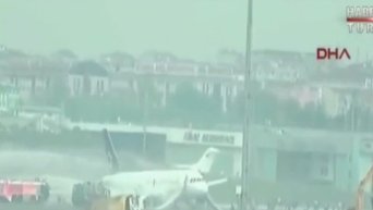 Экстренная посадка самолета в Турции. Видео