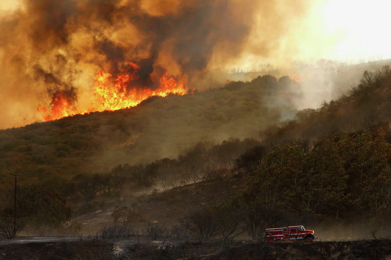 Лесные пожары в Сан-Бернардино, штат Калифорния, США