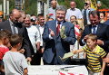 Петр Порошенко во время церемонии закладки капсулы на месте строительства завода компании Nexans по изготовлению бортовых электросетей