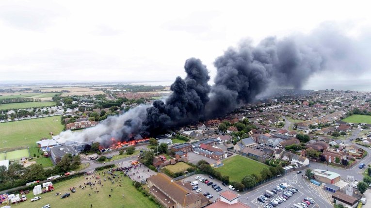 Пожар в школе на юге Англии