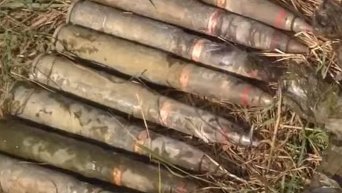 Взрывное устройство водоеме в Славянске. Видео