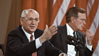 Михаил Горбачев и Джордж Буш. Архивное фото