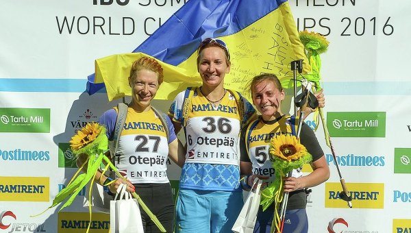 Елена Пидгрушная и Ирина Варвинец - победители чемпионата мира по летнему биатлону