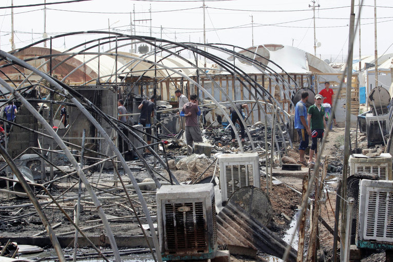 Пожар уничтожил лагерь беженцев близ Киркука, Ирак.