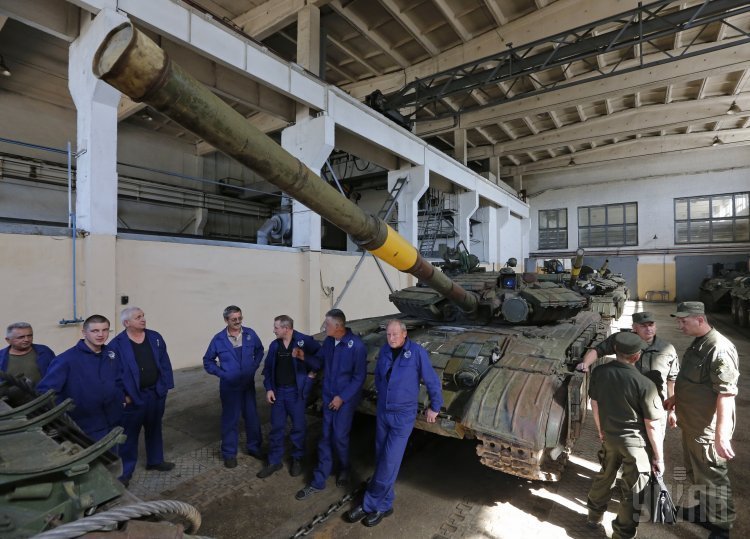 В цеху Киевского бронетанкового завода