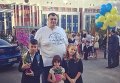 Участник 95 квартала Юрий Корявченков (Юзик) с сыном и дочерью