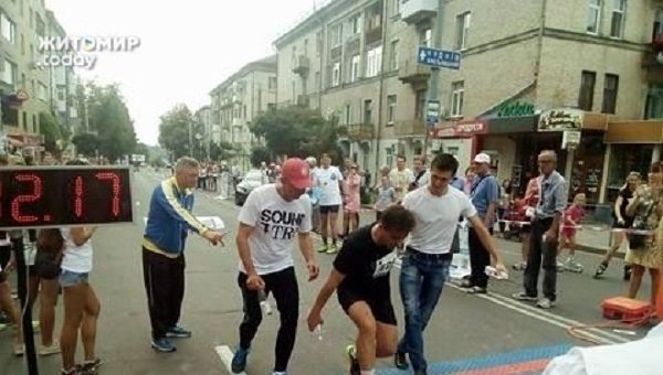Мэра Житомира госпитализировали после финиша на полумарафоне