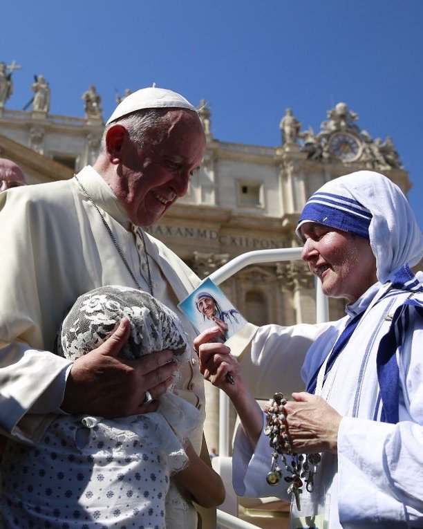 Мать Тереза причислена к лику святых Римско-католической церкви