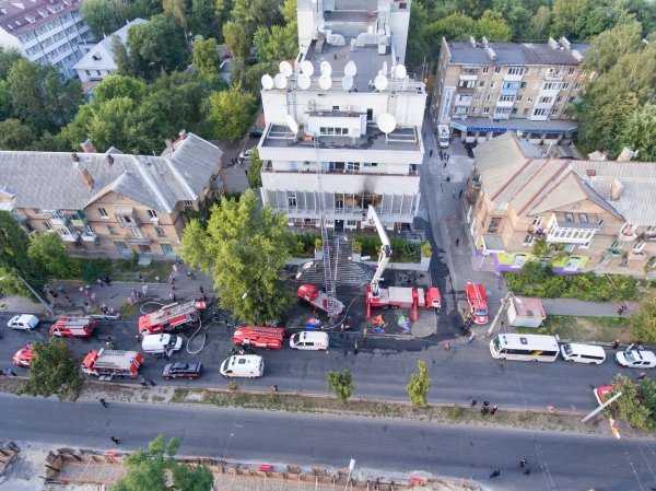 Тушение пожара в здании телеканала Интер в Киеве