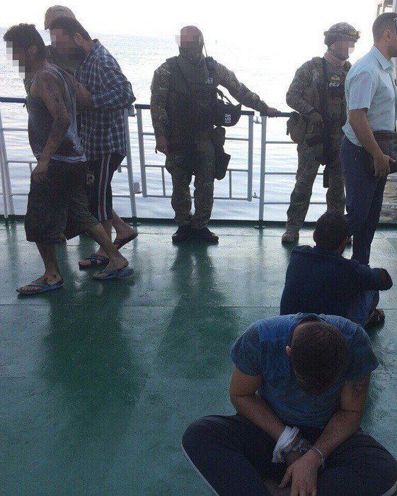 Турецкое судно в территориальных водах Украины, на котором были захвачены заложники