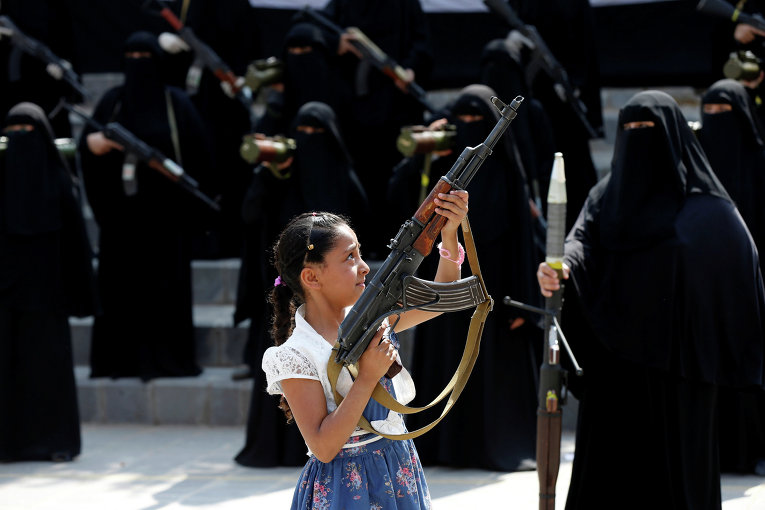 Молодая участница движения Хути в Йемене