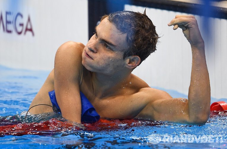 Евгений Богодайко (Украина) после финиша в финальном заплыве на 100 м на спине во время соревнований по плаванию среди мужчин на XV летних Паралимпийских игр 2016 в Рио-де-Жанейро