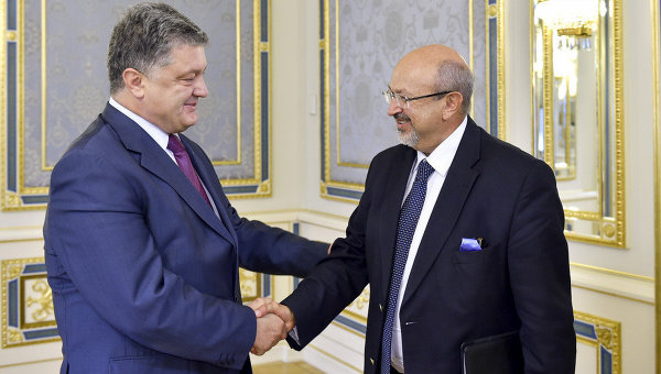 Президент Украины Петр Порошенко и генеральный секретарь ОБСЕ Ламберто Заньер