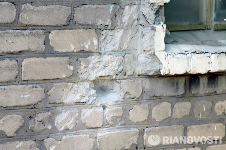 Последствия обстрела поселка Крутая балка в Донецкой области