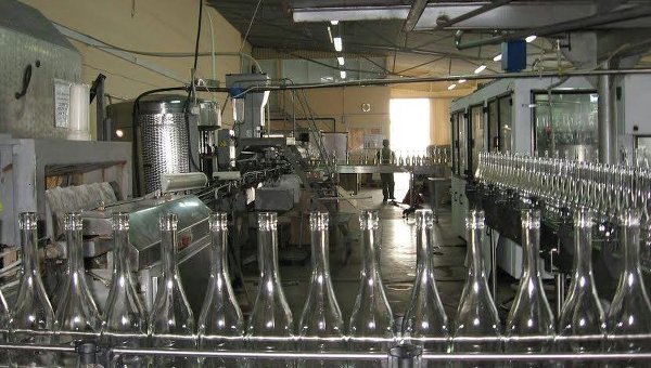 Арестованная судом автоматическая линия для изготовления и розлива вина в Херсонской области