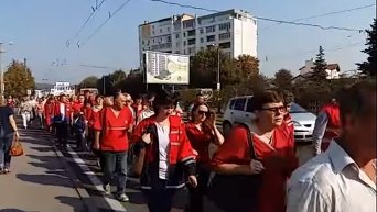 Во Львове сотни медиков вышли на забастовку. Видео
