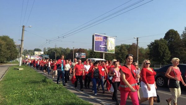 Во Львове работники службы экстренной медицинской помощи области вышли на всеобщую забастовку с требованиями обеспечения 100% финансирования выплаты зарплаты и дополнительных законных выплат, а также обеспечение автомобилями и реанимобилями.