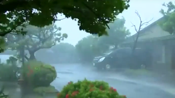Мощный тайфун Меранти оставил без света более 100 тыс семей на Тайване
