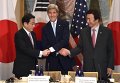 Госсекретарь США Джон Керри на встрече с министрами иностранных дел, Южной Кореи в отеле Lotte New York Pal в США.