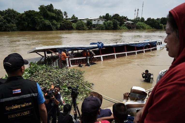 Как минимум 18 человек погибли после крушения речного парома 18 сентября неподалеку от города Аюттхая в центральной части Таиланда.