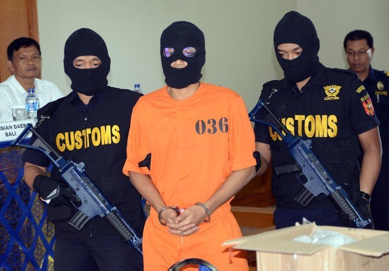 В Сингапуре задержали мужчину, который пытался провезти наркотики на Бали