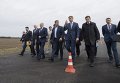 Премьер-министр Владимир Гройсман осмотрел ход ремонтно-строительных работ на автомобильных дорогах общего пользования Черкасской, Кировоградской и Полтавской областей.