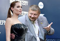 Украинцы ищут нового мужа для Анджелины Джоли. Фотожабы