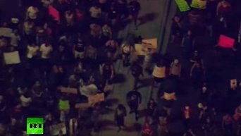 Воздушная съемка массовых протестов против полицейской жестокости в городе Шарлотт