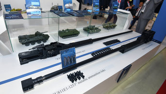Стенд Укроборонпрома, башенные пулеметы для БТР ZTM-1 и ZTM-2, представленные на выставке вооружений и боевой техники ADEX-2016 в Баку