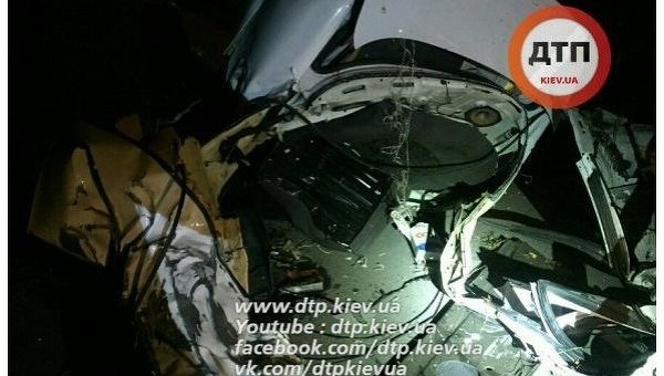 ДТП в Киеве: автомобиль разорвало пополам