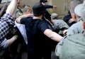 Под одесским судом активисты подрались с титушками