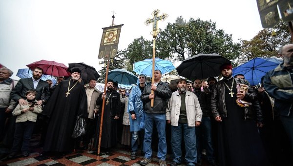 Митинг православных верующих под Верховной Радой