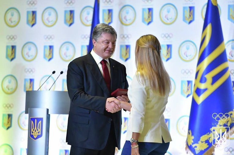 Порошенко вручил награды олимпийцам и паралимпийцам