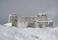 Снег на горе Поп-Иван в Карпатах