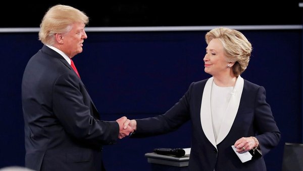 Клинтон и Трамп пожали друг другу руки
