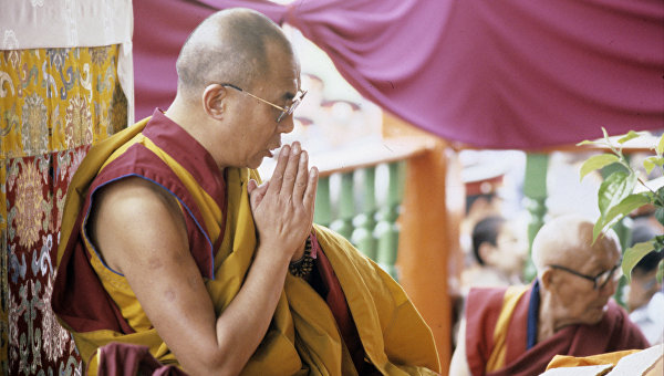 Его Святейшество Далай-лама. Архивное фото