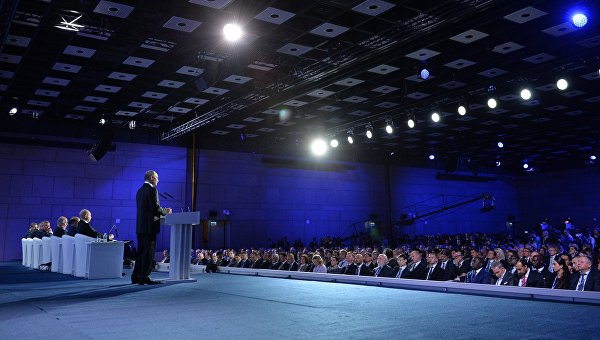 Президент РФ В. Путин принял участие в инвестиционном форуме ВТБ Капитал Россия зовет!
