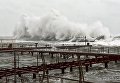 Одесский пляж в плену гигантских волн