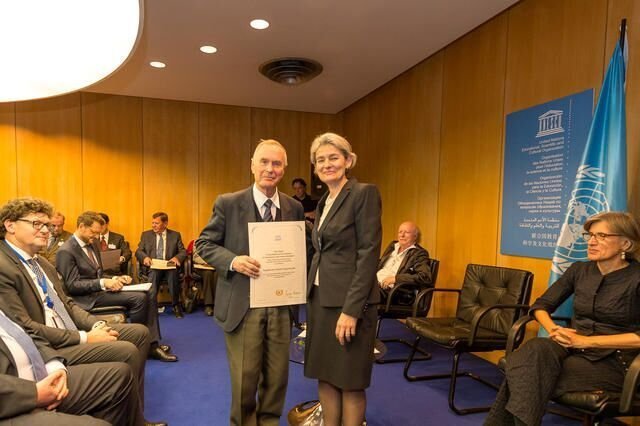 Украинский академик Антон Наумовец награжден медалью ЮНЕСКО за вклад в развитие нанонауки
