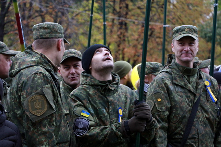 Первый марш ко Дню защитника Украины в Днепре