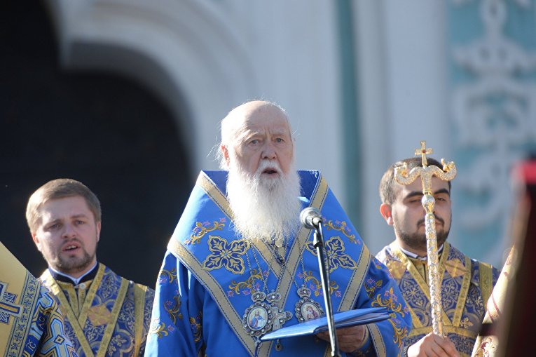 Предстоятель УПЦ КП Святейший Патриарх Филарет во время молебна /