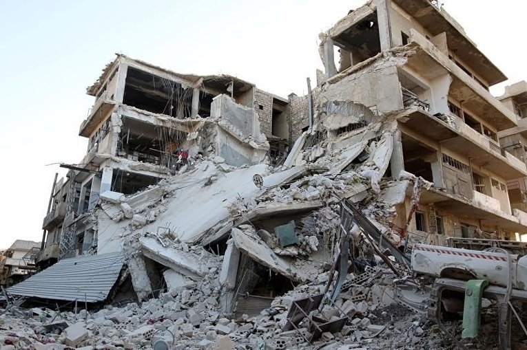Сирийский город Алеппо после авиаударов.