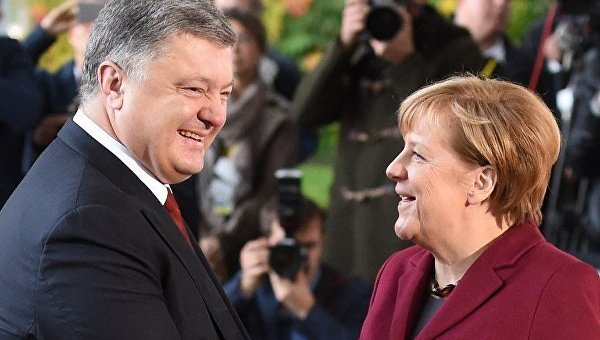Петр Порошенко и Ангела Меркель. Архивное фото