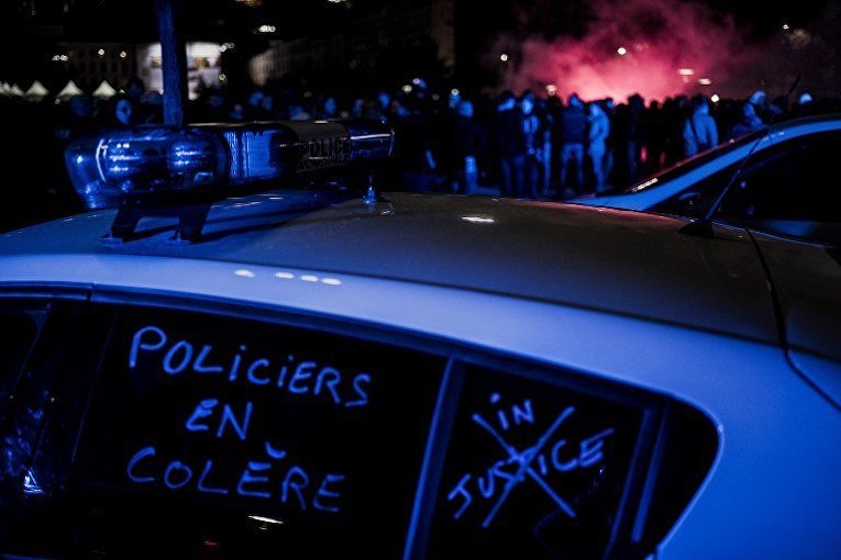 Новая потасовка между представителями французской полиции и группой молодежи