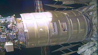 Стыковка космического грузовика Cygnus к МКС. Видео