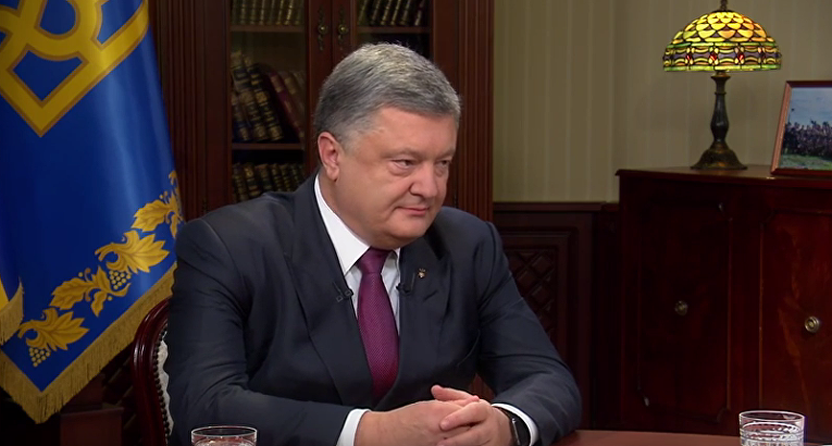 Петр Порошенко в ходе интервью журналистам 23 октября 2016 года