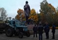 В Новгород-Северском Черниговской области демонтировали последний в Украине памятник Владимиру Ленину