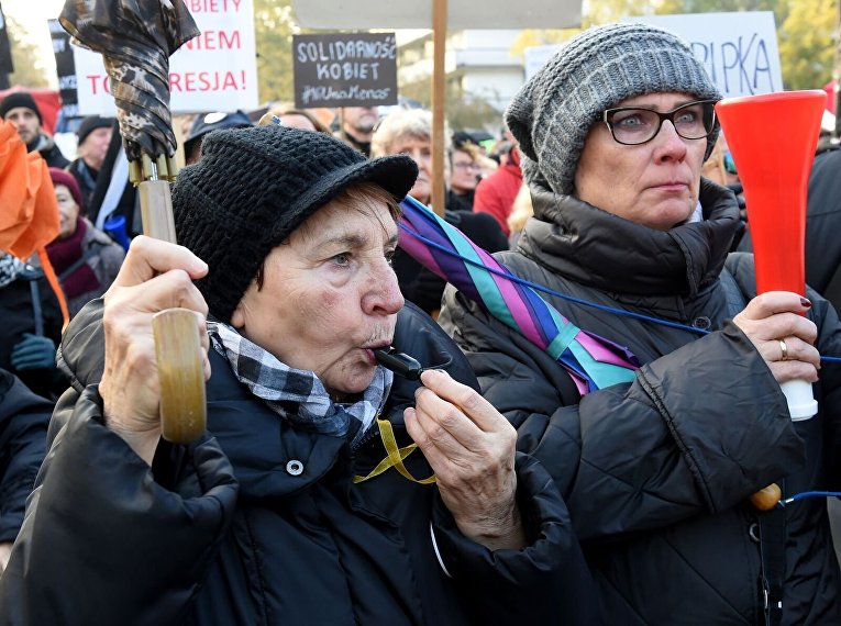 Вторая всеобщая забастовка женщин против запрета абортов в Польше
